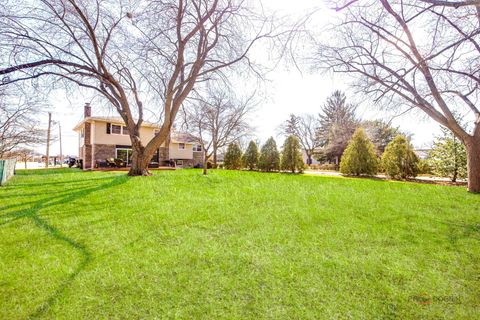 Tiny photo for 2042 S Goebbert Road, Arlington Heights, IL 60005 (MLS # 12649201)