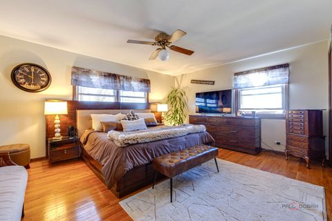 Tiny photo for 2042 S Goebbert Road, Arlington Heights, IL 60005 (MLS # 12649201)