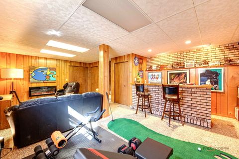 Tiny photo for 2042 S Goebbert Road, Arlington Heights, IL 60005 (MLS # 12649201)