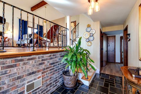 Tiny photo for 2042 S Goebbert Road, Arlington Heights, IL 60005 (MLS # 12649201)