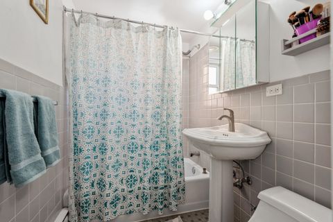 Tiny photo for 1316 Central Street #1E, Evanston, IL 60201 (MLS # 12599363)