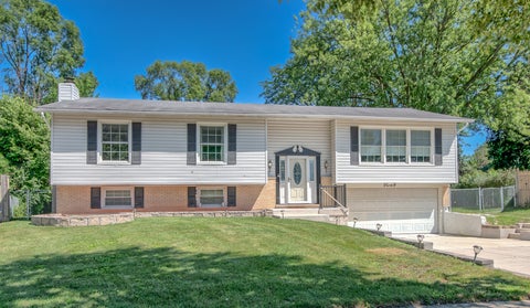 Photo of 1099 STRATFORD Lane, Hanover Park, IL 60133 (MLS # 12755769)