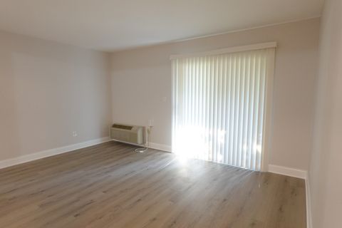 Tiny photo for 566 Somerset Lane #2, Crystal Lake, IL 60014 (MLS # 12696668)