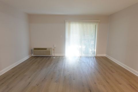 Tiny photo for 566 Somerset Lane #2, Crystal Lake, IL 60014 (MLS # 12696668)