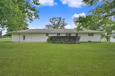 Tiny photo for 208 W Cemetery Road, Roberts, IL 60962 (MLS # 12617274)