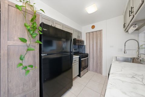 Tiny photo for 7656 159th Place #30, Tinley Park, IL 60477 (MLS # 12557470)