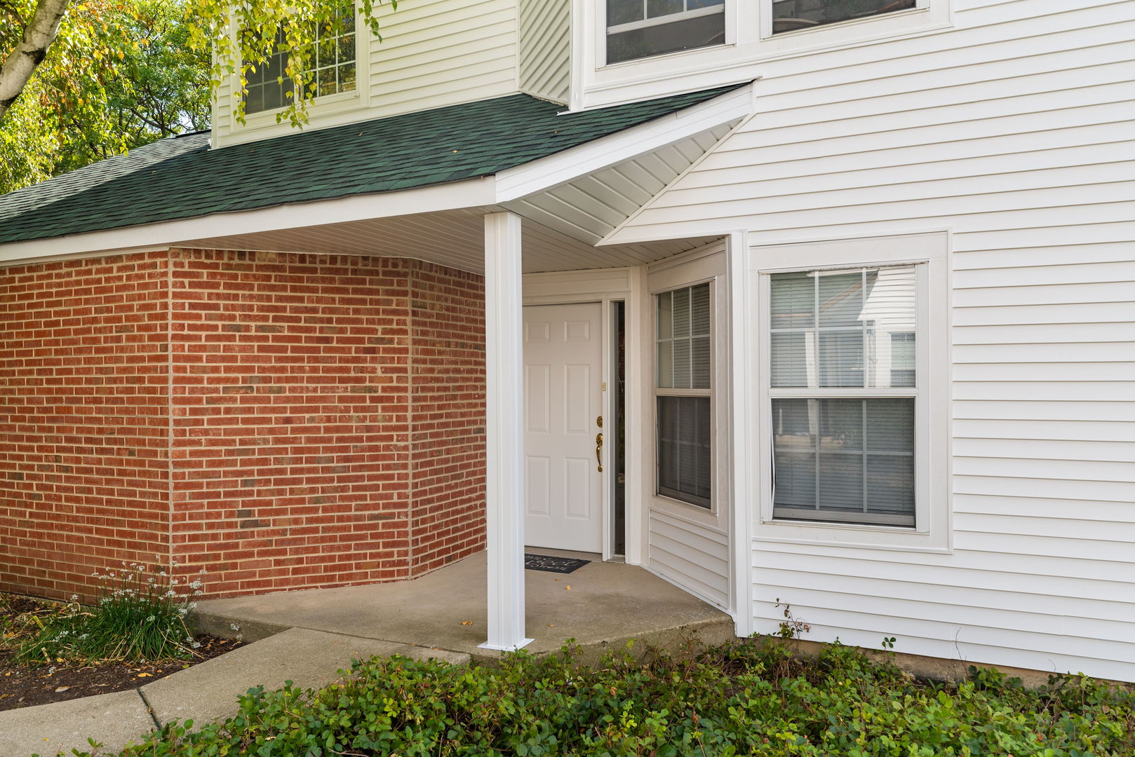 106 Woodbury Lane