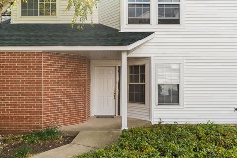 Tiny photo for 106 Woodbury Lane, Lake Bluff, IL 60044 (MLS # 12470715)