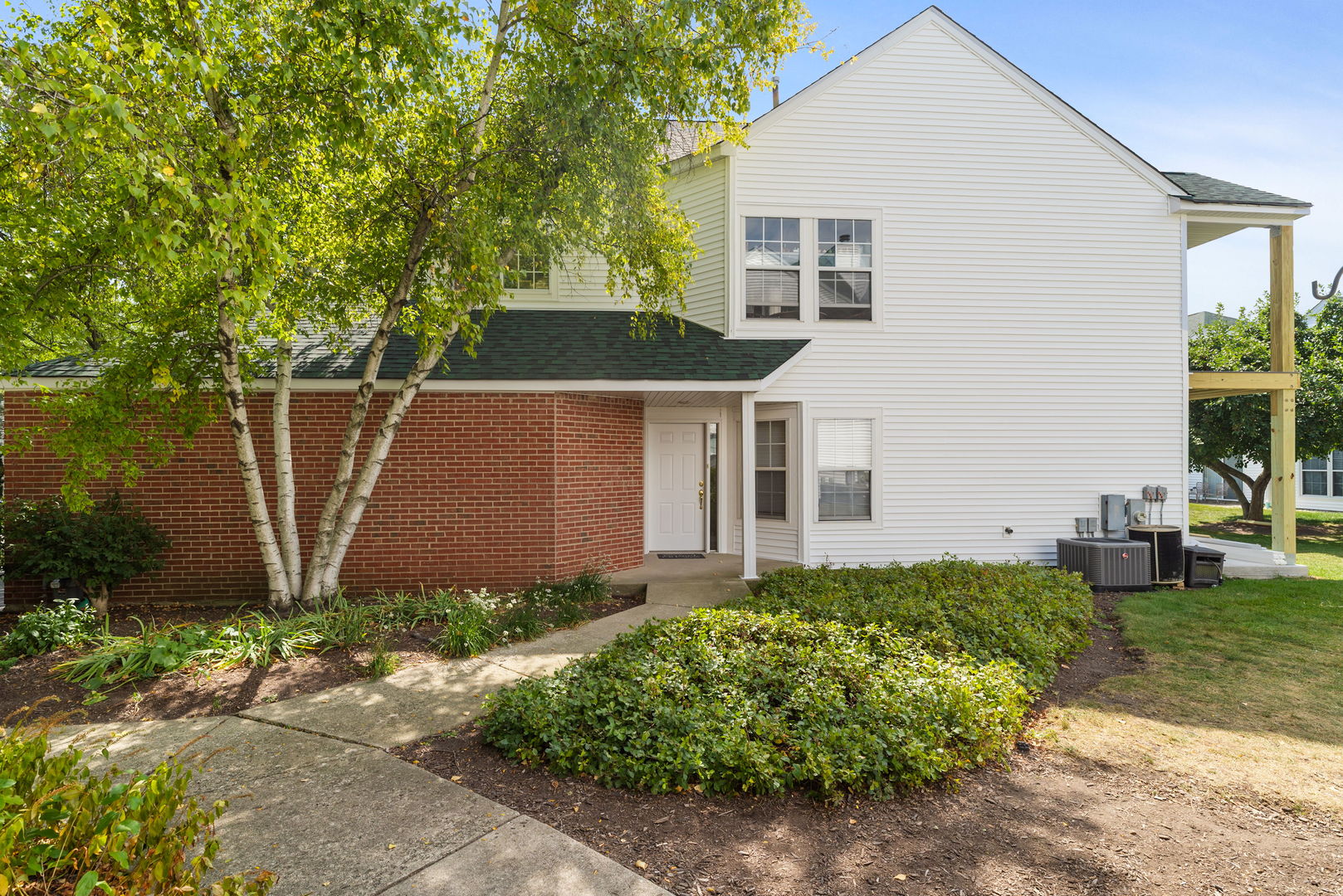 106 Woodbury Lane