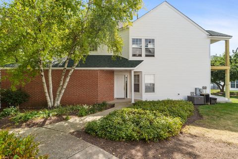 Tiny photo for 106 Woodbury Lane, Lake Bluff, IL 60044 (MLS # 12470715)