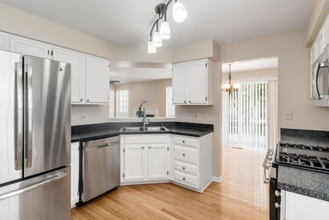 Tiny photo for 106 Woodbury Lane, Lake Bluff, IL 60044 (MLS # 12470715)