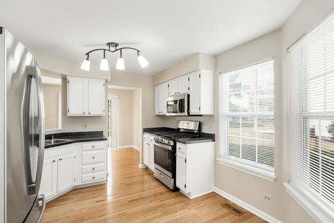 Tiny photo for 106 Woodbury Lane, Lake Bluff, IL 60044 (MLS # 12470715)