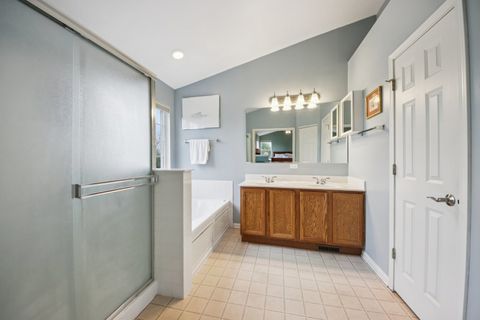 Tiny photo for 224 Cross Creek Lane, Lindenhurst, IL 60046 (MLS # 12608813)