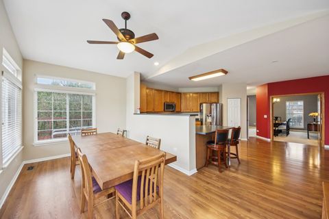 Tiny photo for 224 Cross Creek Lane, Lindenhurst, IL 60046 (MLS # 12608813)