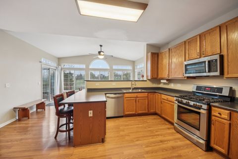 Tiny photo for 224 Cross Creek Lane, Lindenhurst, IL 60046 (MLS # 12608813)