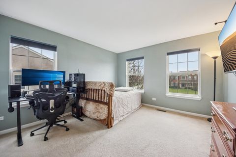 Tiny photo for 224 Cross Creek Lane, Lindenhurst, IL 60046 (MLS # 12608813)