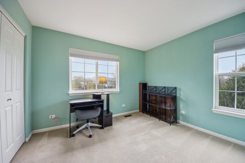 Tiny photo for 224 Cross Creek Lane, Lindenhurst, IL 60046 (MLS # 12608813)