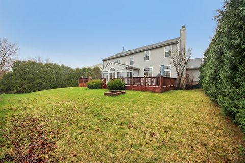 Tiny photo for 224 Cross Creek Lane, Lindenhurst, IL 60046 (MLS # 12608813)