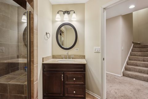 Tiny photo for 224 Cross Creek Lane, Lindenhurst, IL 60046 (MLS # 12608813)