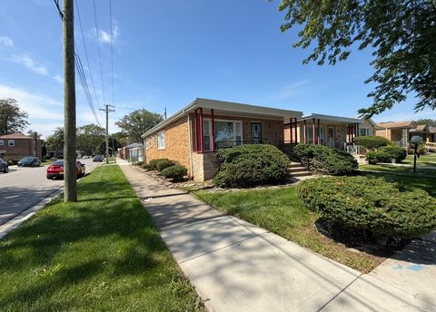 Tiny photo for 8958 S Oglesby Avenue, Chicago, IL 60617 (MLS # 12395902)