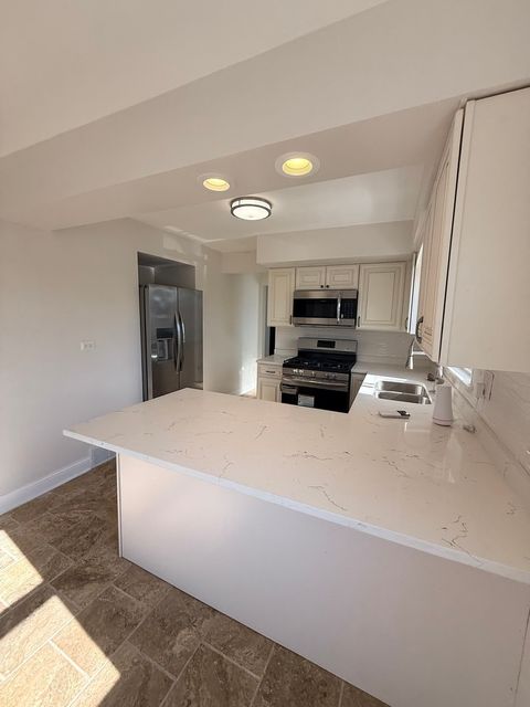 Tiny photo for 8958 S Oglesby Avenue, Chicago, IL 60617 (MLS # 12395902)