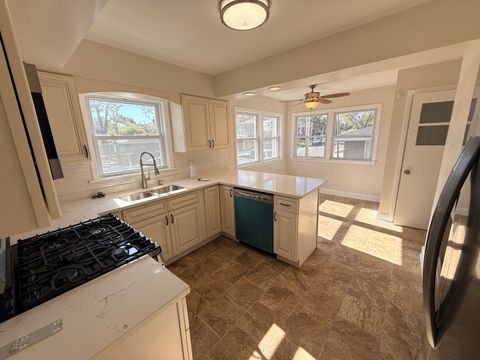 Tiny photo for 8958 S Oglesby Avenue, Chicago, IL 60617 (MLS # 12395902)