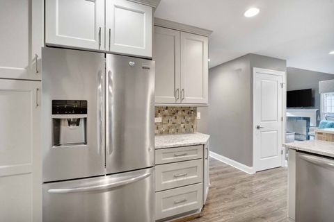 Tiny photo for 843 ROSEBUD Court #843, Roselle, IL 60172 (MLS # 12581450)