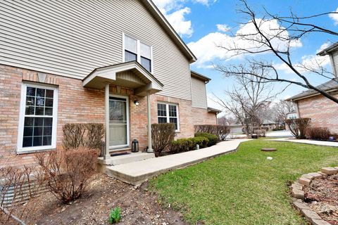 Tiny photo for 843 ROSEBUD Court #843, Roselle, IL 60172 (MLS # 12581450)