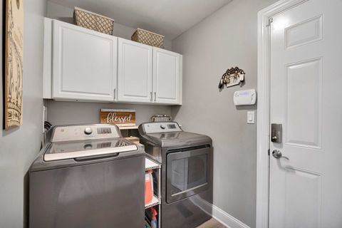 Tiny photo for 843 ROSEBUD Court #843, Roselle, IL 60172 (MLS # 12581450)