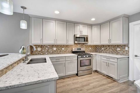 Tiny photo for 843 ROSEBUD Court #843, Roselle, IL 60172 (MLS # 12581450)