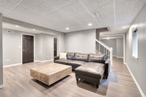 Tiny photo for 843 ROSEBUD Court #843, Roselle, IL 60172 (MLS # 12581450)