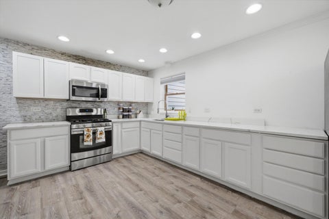 Tiny photo for 911 Kohley Road, Lisle, IL 60532 (MLS # 12760774)