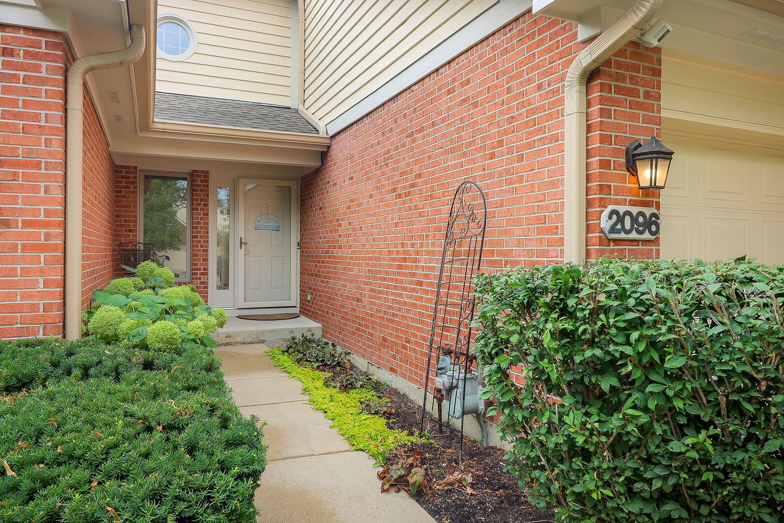 2096 Hallmark Court