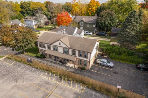 131 Newberry Avenue 1N Libertyville IL 60048