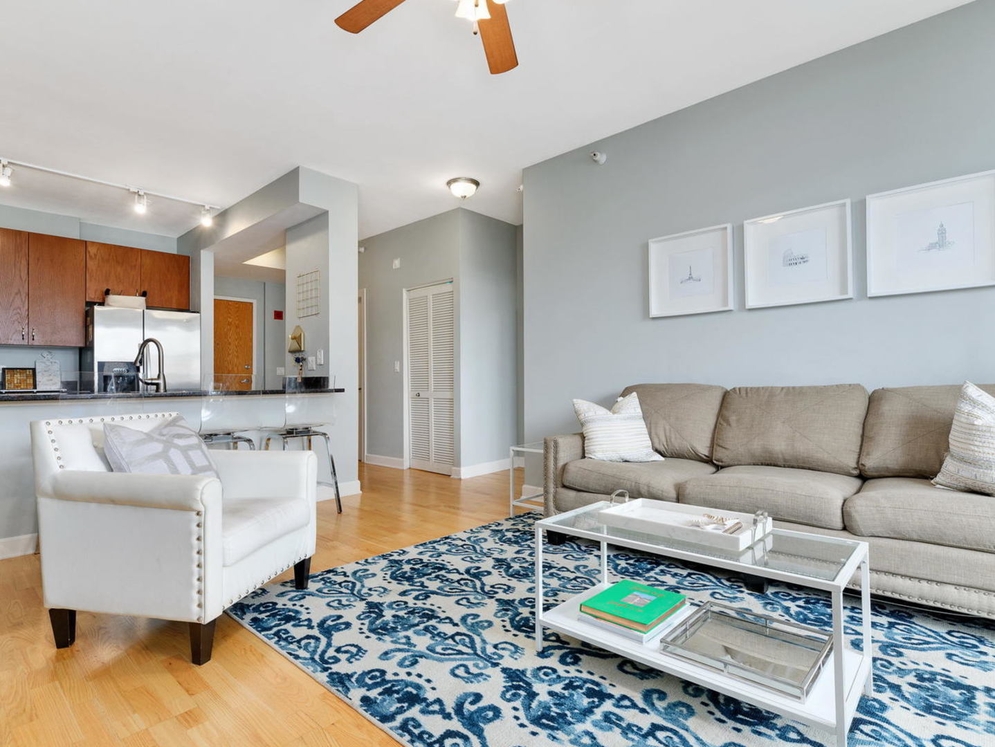 451 W Huron Street 502