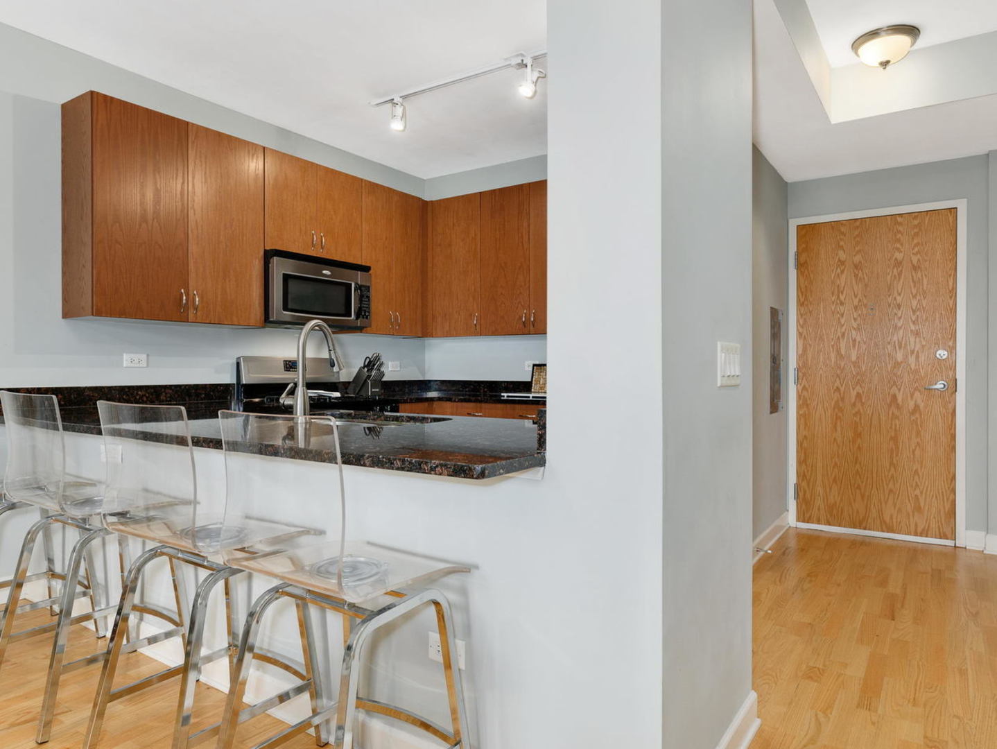451 W Huron Street 502