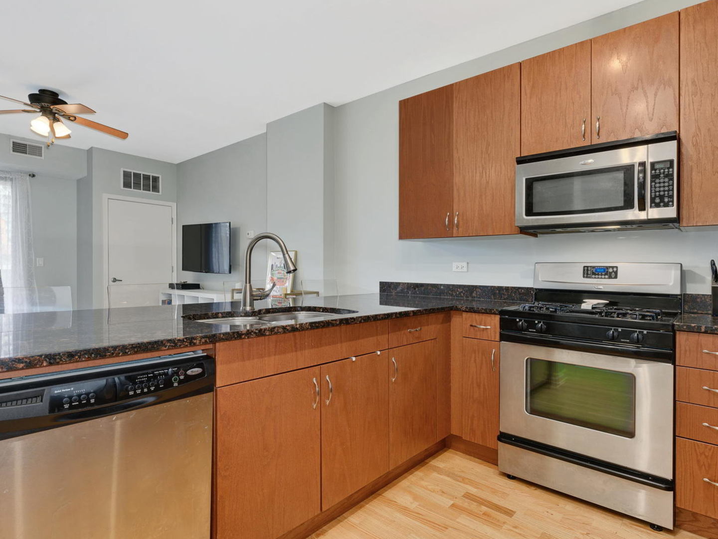 451 W Huron Street 502