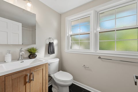 Tiny photo for 542 E Prospect Avenue, Lake Bluff, IL 60044 (MLS # 12779642)
