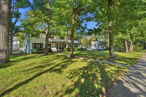 Tiny photo for 542 E Prospect Avenue, Lake Bluff, IL 60044 (MLS # 12779642)