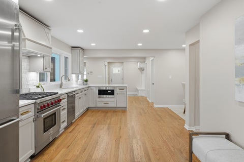 Tiny photo for 542 E Prospect Avenue, Lake Bluff, IL 60044 (MLS # 12779642)