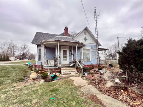 Photo of 315 W Main Street, Oakland, IL 61943 (MLS # 12514881)