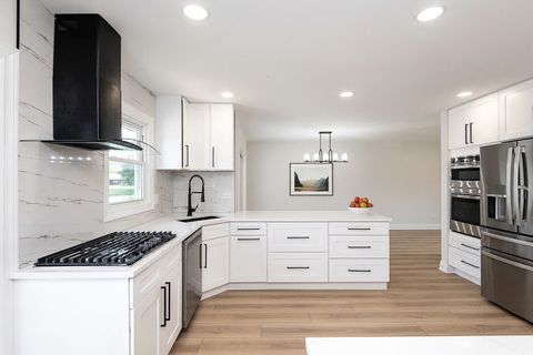 Tiny photo for 1028 Aspen Court, Lake Zurich, IL 60047 (MLS # 12425278)