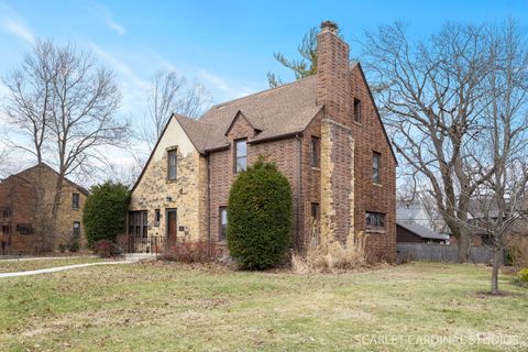 Tiny photo for 355 Lawndale Avenue, Aurora, IL 60506 (MLS # 12592294)