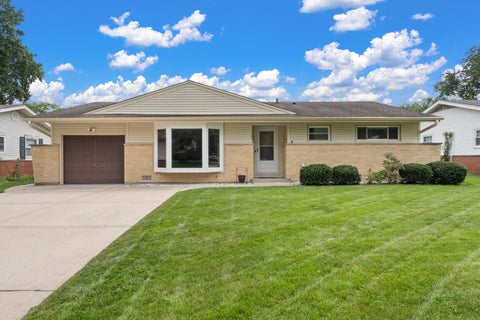 Photo of 109 Crest Avenue, Elk Grove Village, IL 60007 (MLS # 12741065)