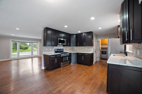 Tiny photo for 109 Crest Avenue, Elk Grove Village, IL 60007 (MLS # 12741065)