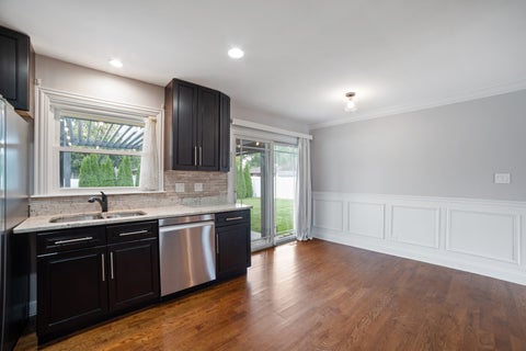 Tiny photo for 109 Crest Avenue, Elk Grove Village, IL 60007 (MLS # 12741065)