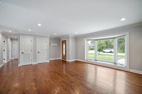 Tiny photo for 109 Crest Avenue, Elk Grove Village, IL 60007 (MLS # 12741065)