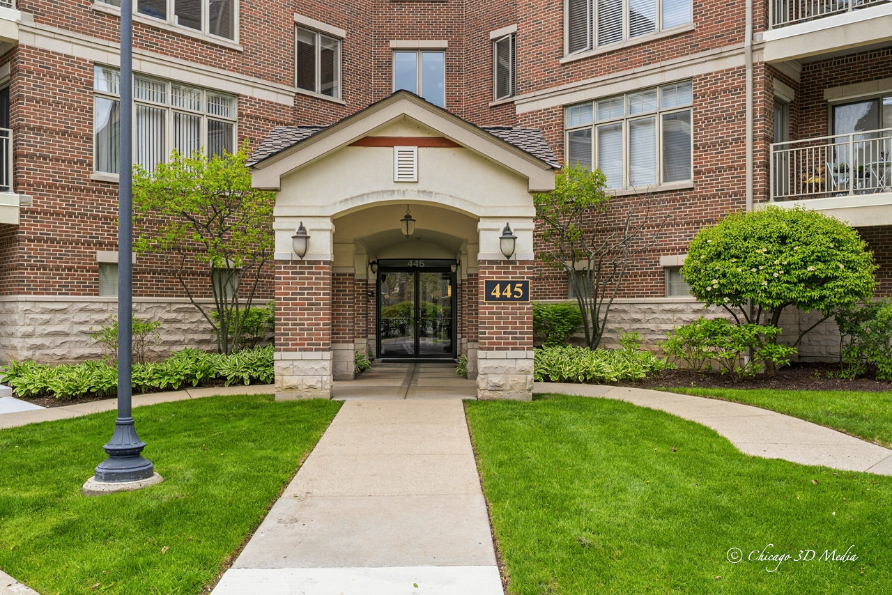 445 Village Green Parkway 304