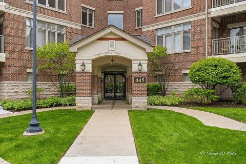 Tiny photo for 445 Village Green Parkway #304, Lincolnshire, IL 60069 (MLS # 12688245)