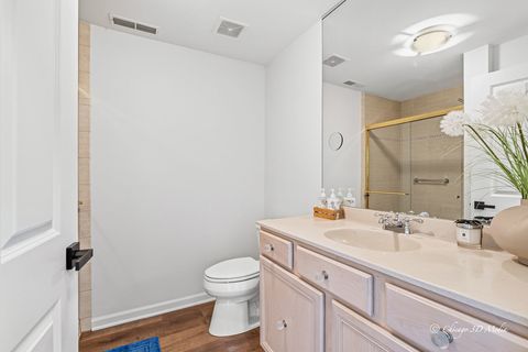 Tiny photo for 445 Village Green Parkway #304, Lincolnshire, IL 60069 (MLS # 12688245)